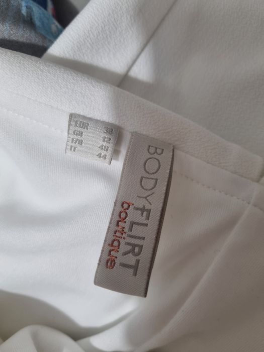 Suknia ślubna rybka biała 38