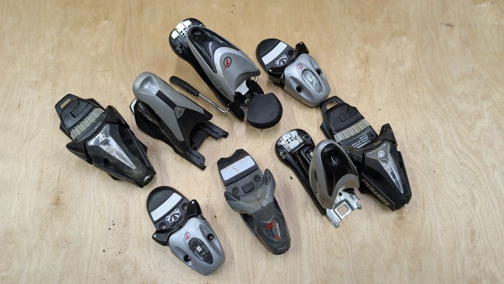 Кріплення на лижі всяке різне