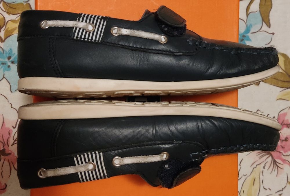 2 pares de sapatos Chicco, tamanho 31