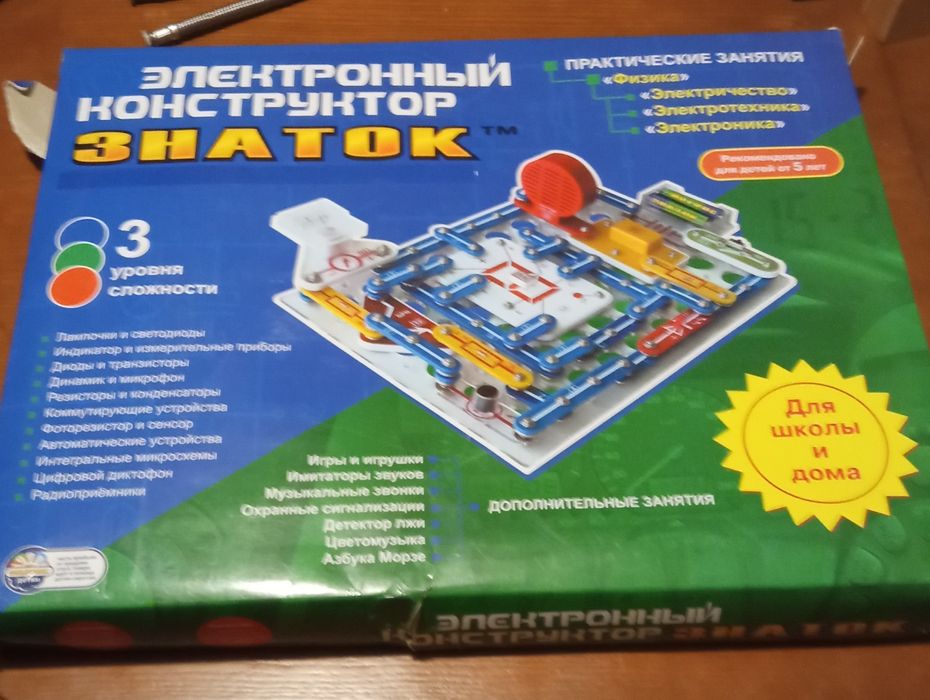 Электронный конструктор "знаток"