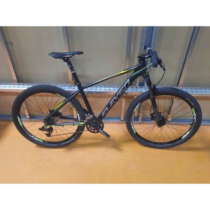 27.5-inch MTB with RockShox air suspension, affordable