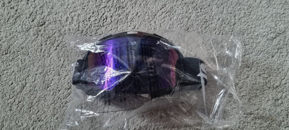 Gogle Sgttx.  .    .