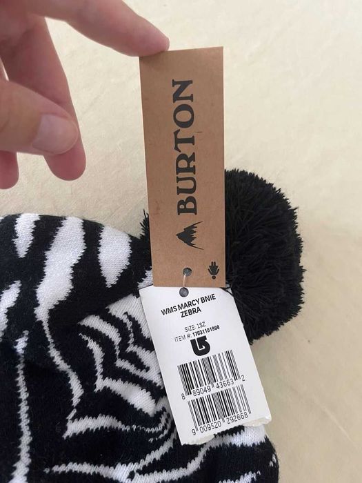 Gorro Burton Marcy Beanie zebra com pompom – novo com etiqueta