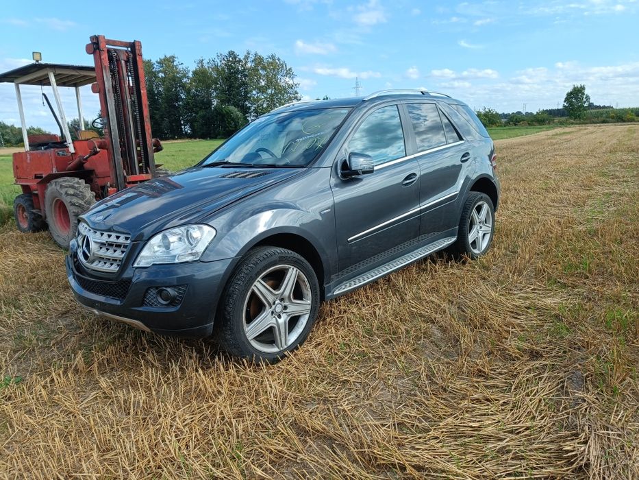 Karoseria Mercedes Ml w164 C755 Szary Maska Zderzak Błotnik Drzwi Wysy