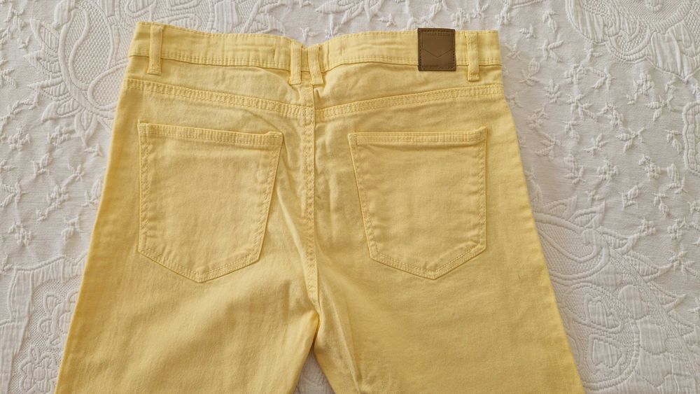 Calças de ganga amarelo canário, Lefties, tamanho 38