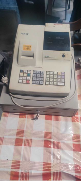 Registadora com gaveta para pecas
