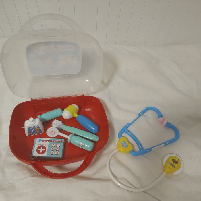 Zestaw lekarski do zabawy