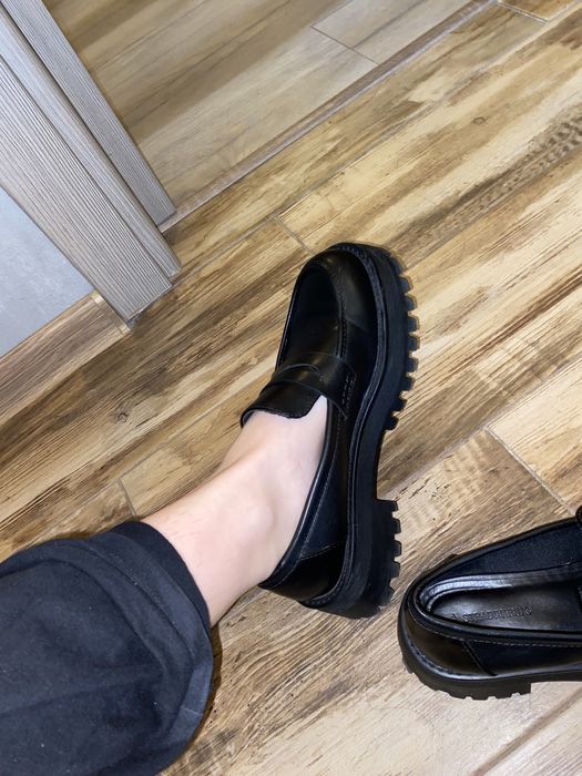 продам лофери Stradivarius 38 розміру