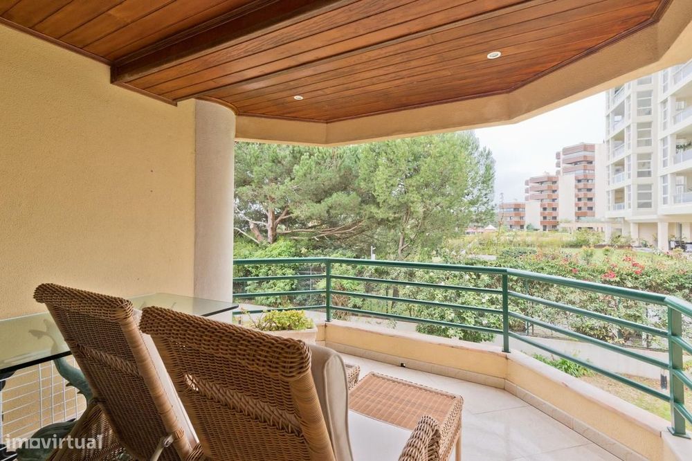 Apartamento T2 com jardim, Cascais