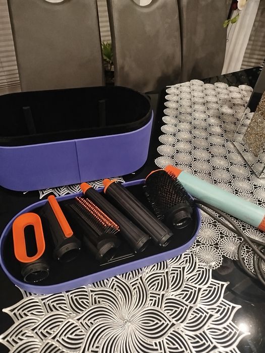 Suszarka Dyson airwrap na gwarancji.