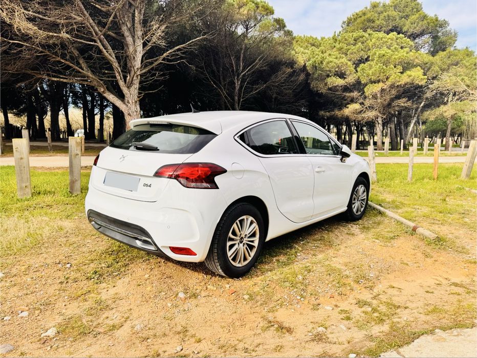 DS4 Gasoleo excelente estado