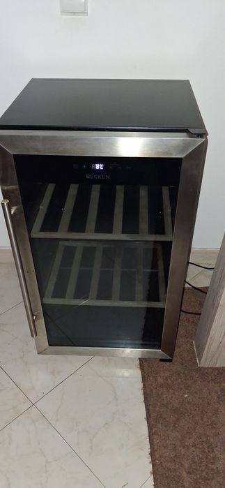 Frigorífico / garrafeira BECKEN usado – para arranjar ou peças