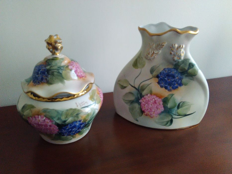 Louça pintada à mão