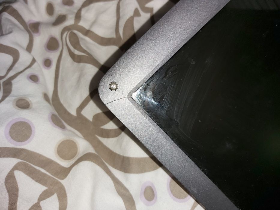 Laptop samsung z ładowarką i nowa bateria