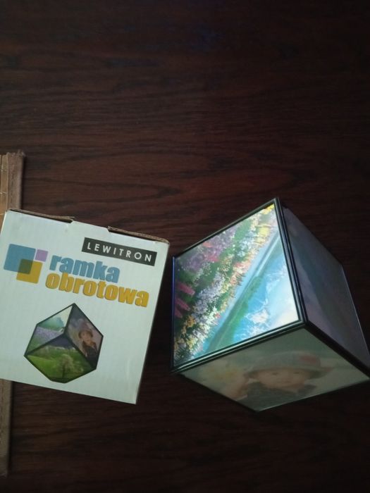 Obrotowa ramka na zdjęcia 10x10 fotokostka
