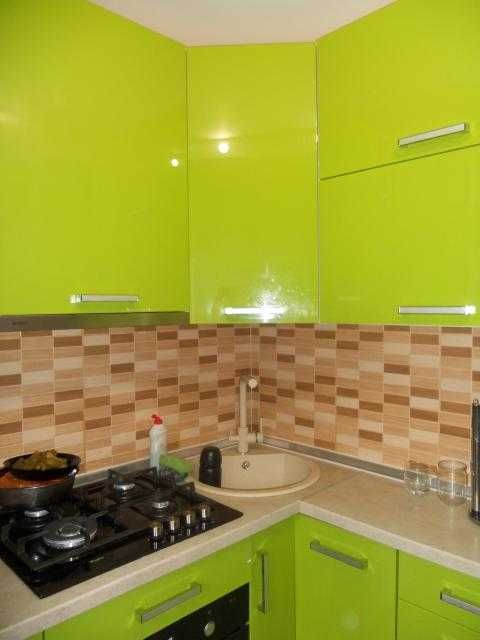 Продам 2х. комнатную квартиру метро Армейская