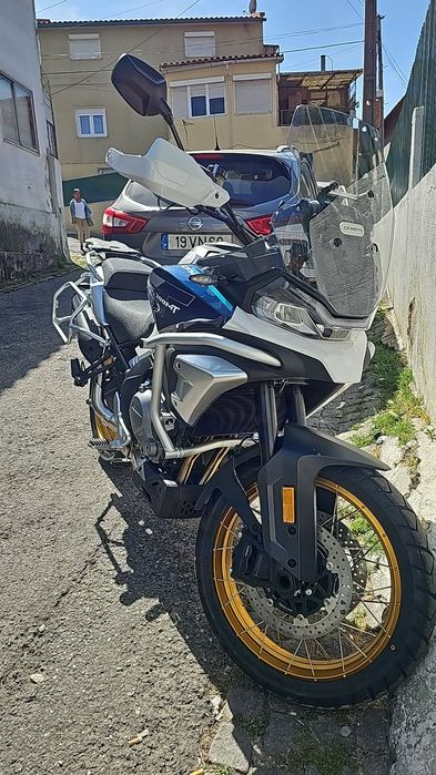 Cf moto MT 700 ADV  praticamente nova