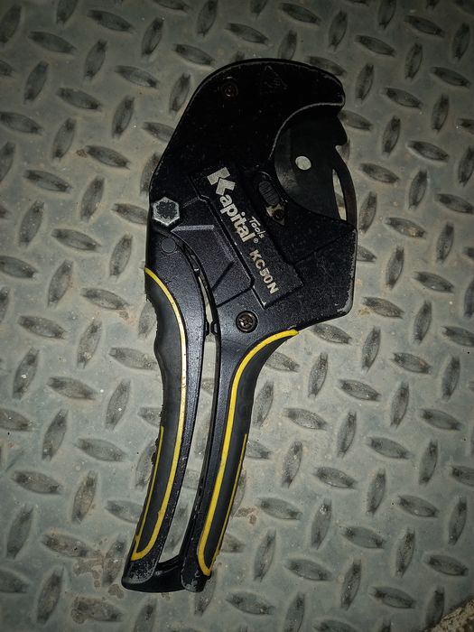 Tesoura de cortar tubos ate 50