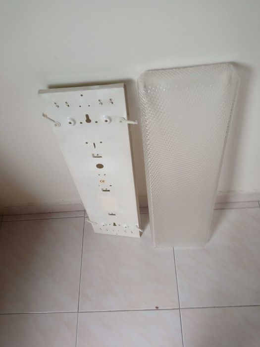 Armadura para teto com duas lâmpadas