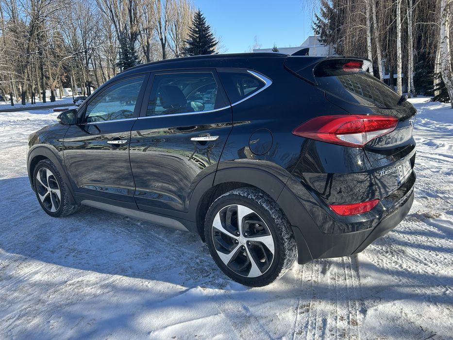 Офіційне авто ,максимальна комплектація