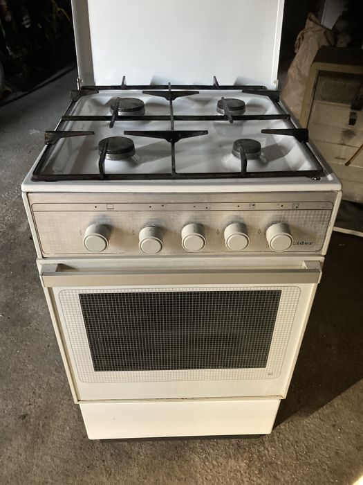 Fogão a gaz com forno  em bom estado