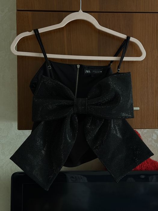Топ з бантом від Zara