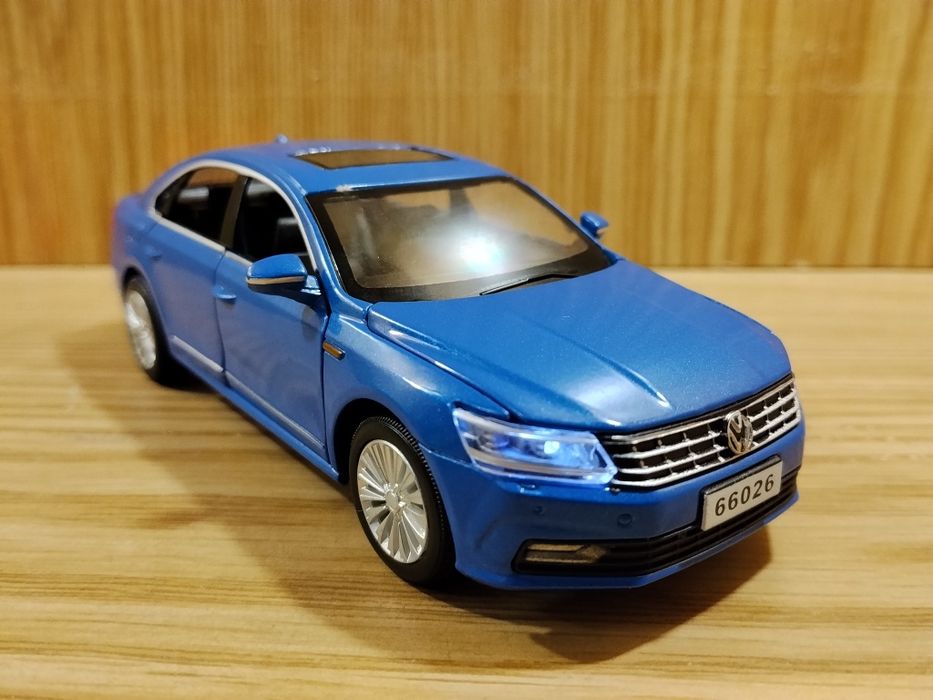 Модель Volkswagen Passat 1:32 Автопром металл свет звук инерция пассат