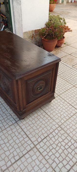 Baú  caixa clássico com boa arrumação