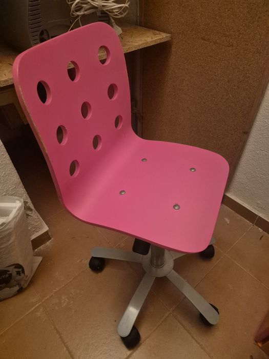 Cadeira para menina cor de rosa