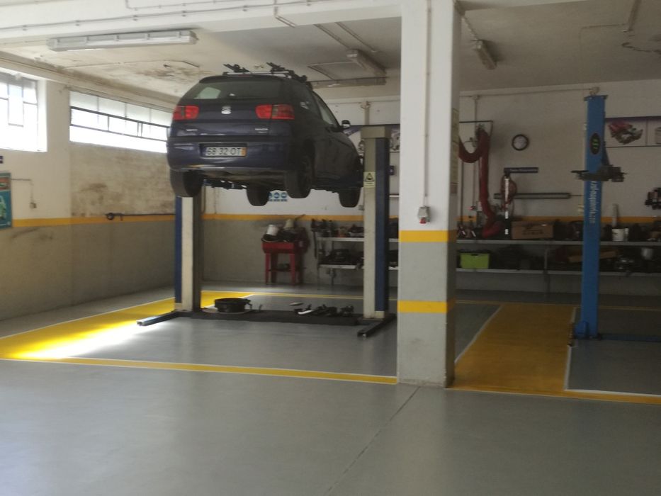 Oficina automóvel / armazém