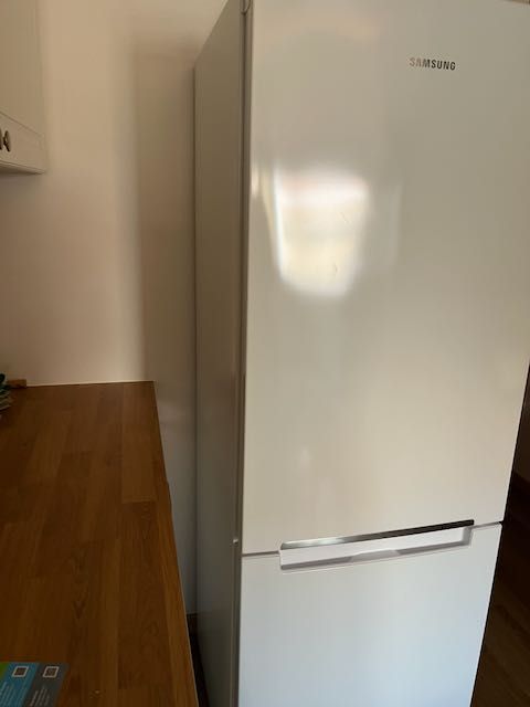 Frigorífico Combinado SAMSUNG (No Frost - 178 cm - 311 L - Branco)