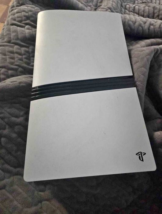 Ps5 pro 1tb com a sua caixa e dois comandos