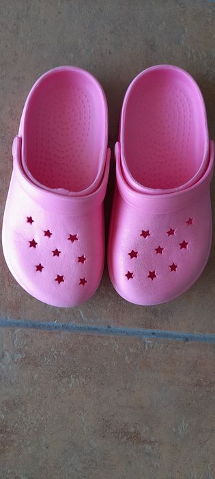Vários Chinelos de menina em muito bom estado!