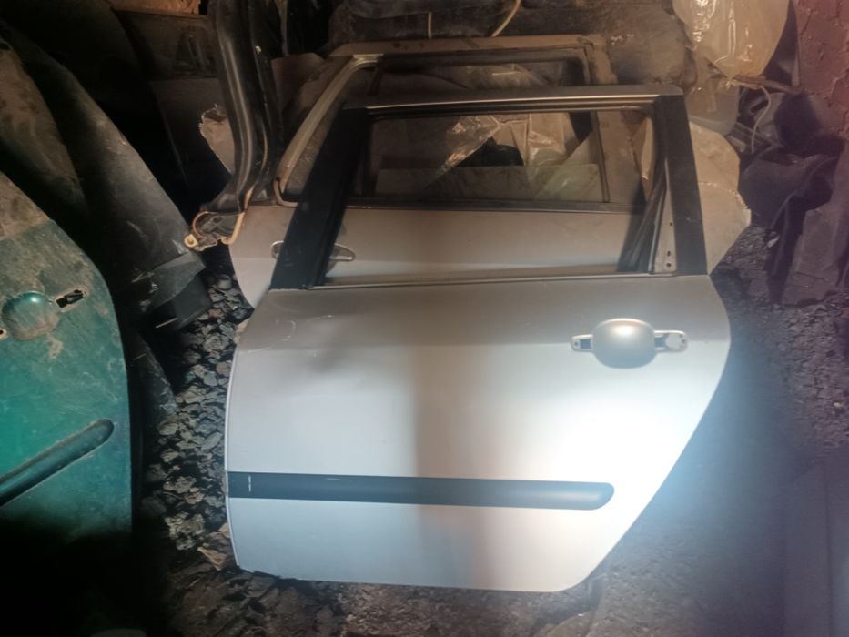 Двері Пежо 307 задні ліві.
