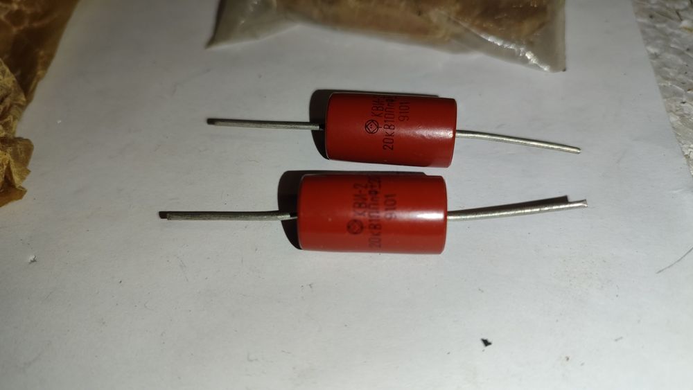 Продам Конденсаторы КВИ -3  и кви 2 новые