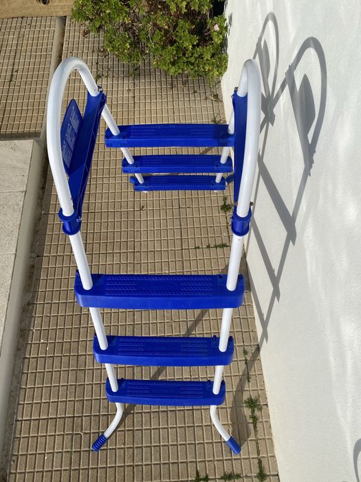 Escada de Piscina