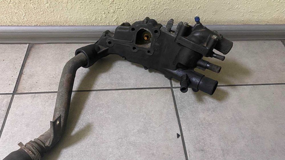 Корпус термостата Citroen Peugeot C5 607 2.2 HDi 1336V1