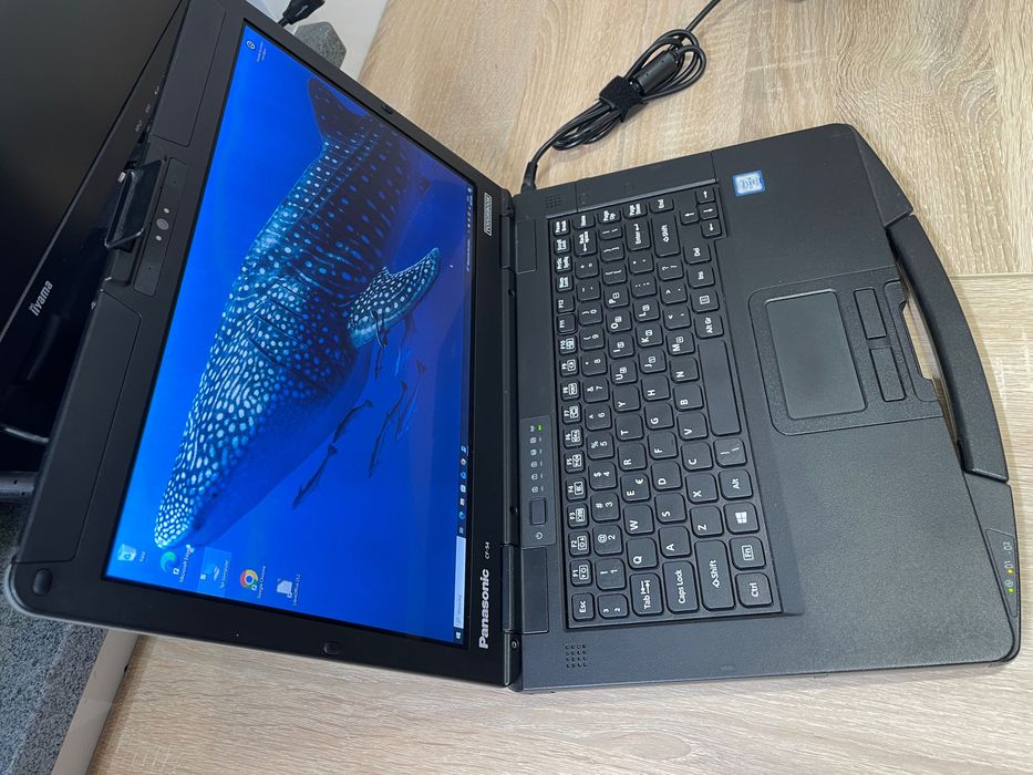 Pancerny Panasonic CF-54 Mk3 i5-7300u 8GB 256GB SSD Windows 11 Pro + LTE
