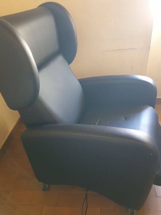 Cadeirão geriatrico reclinável elétrico