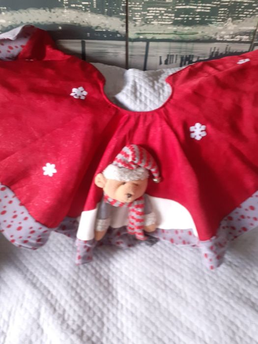 Selling an immaculate Christmas felt cover