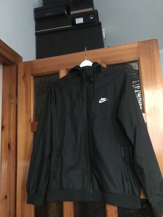Czarna kurtka męska wiatrówka Nike r. L