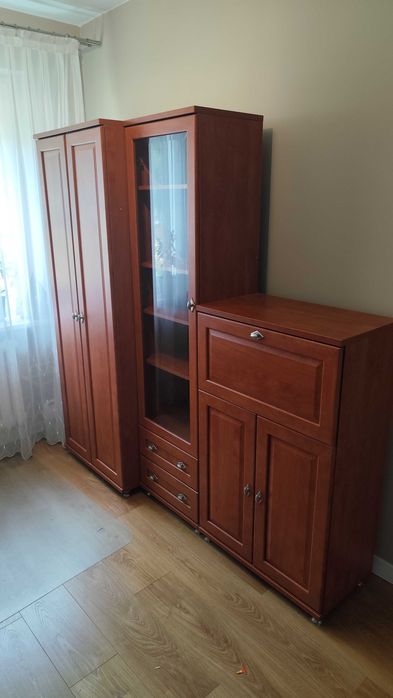 Zestaw mebli - biurko, szafa, barek, witryna