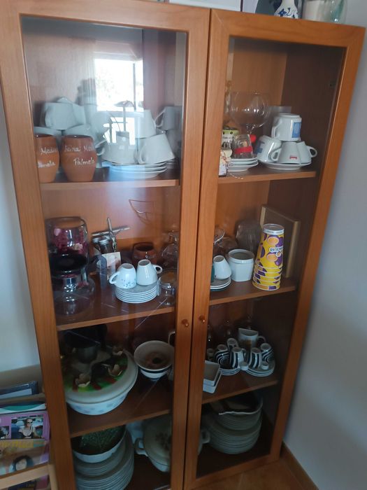 Mesa e Móveis de sala