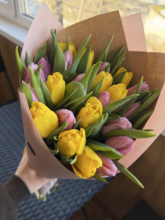 Букет з тюльпанів 25 штук