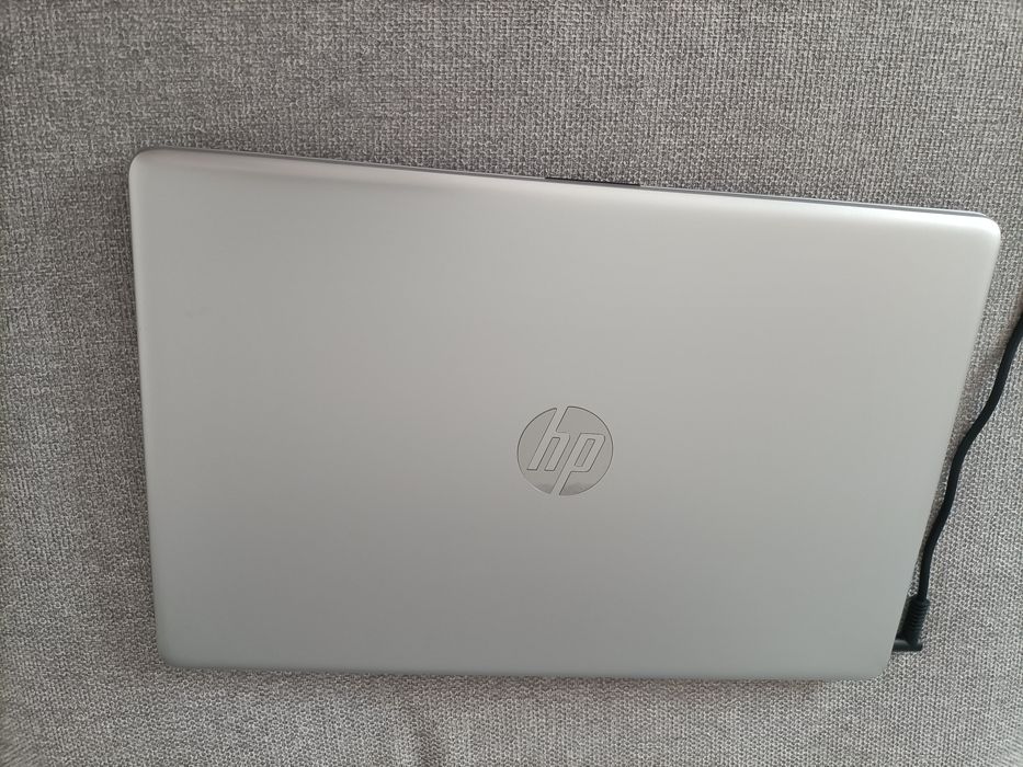 Portátil HP 15-DB1030NP cinzento a funcionar em perfeitas condições