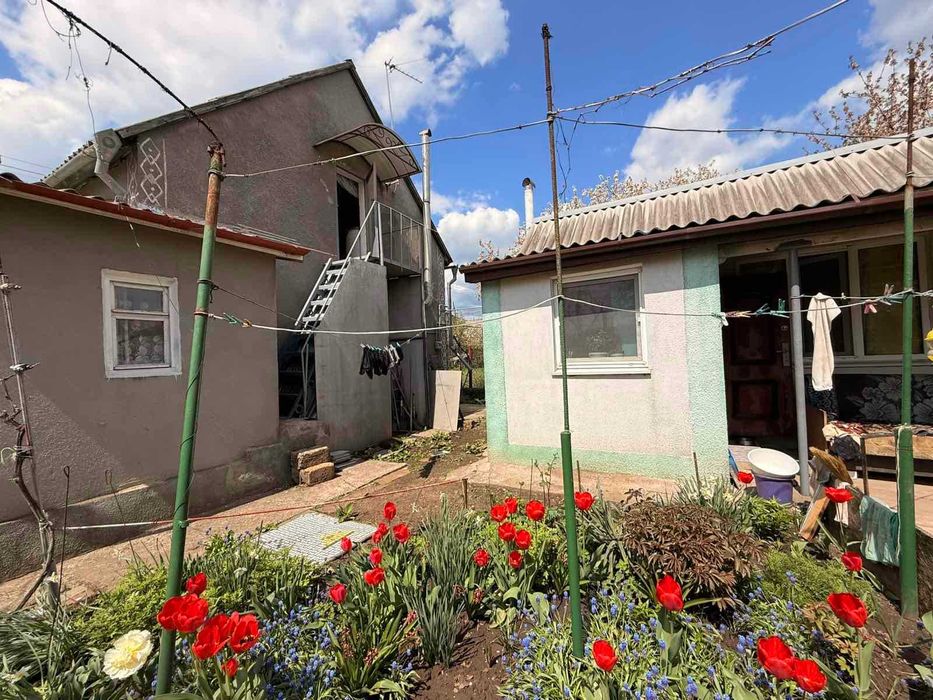 Продам два дома на одном участке в СОГ Волна