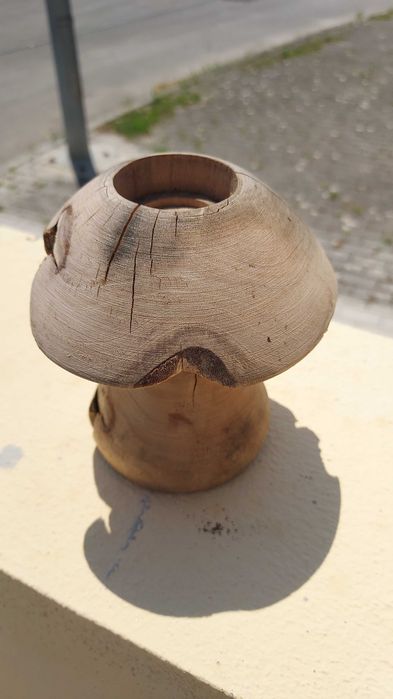 Suporte para vela em madeira