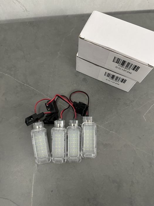 Лед підсвітка салону ніг VW Touareg, Tiguan, Passat, Octavia, Audi