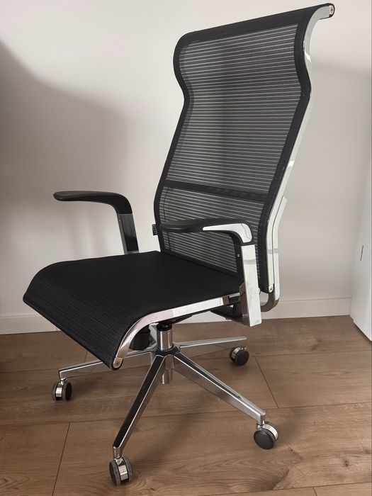 Fotel ergonomiczny Angel biurowy obrotowy iO