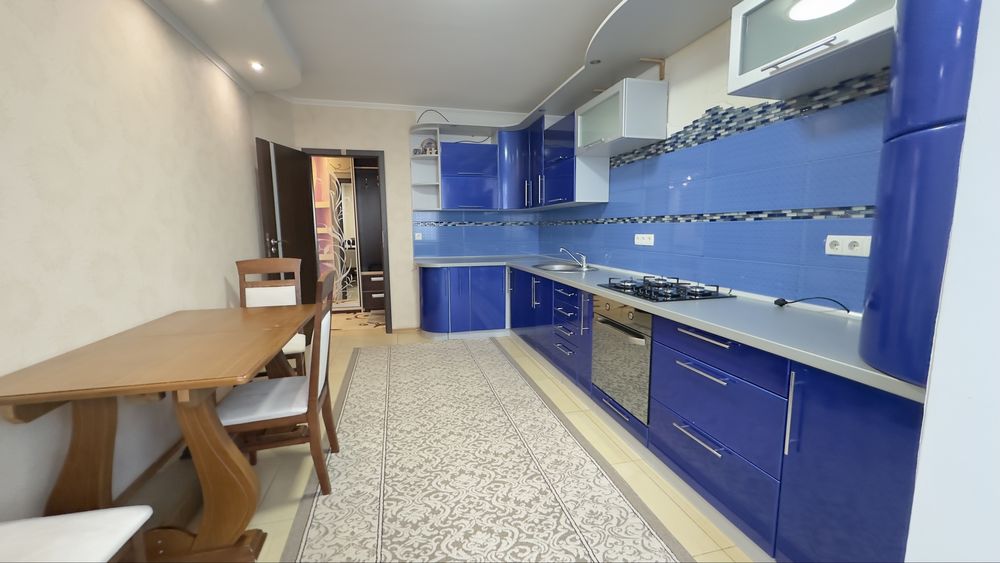 Продаж 3к . Виставка.  ( рауш) . 86000у.о